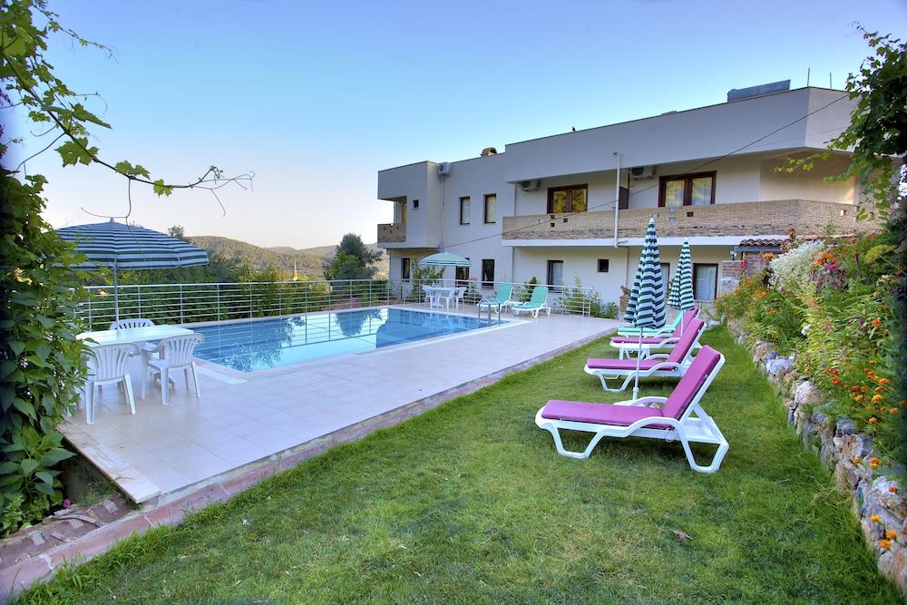 Efes Butik Otel Киразлы Экстерьер фото