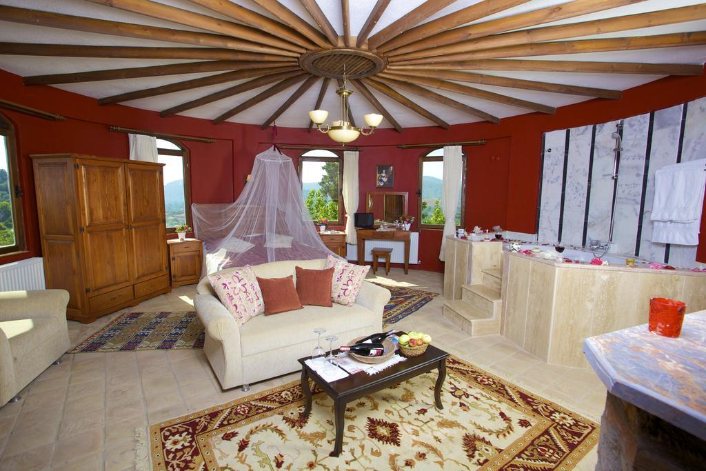 Efes Butik Otel Киразлы Экстерьер фото