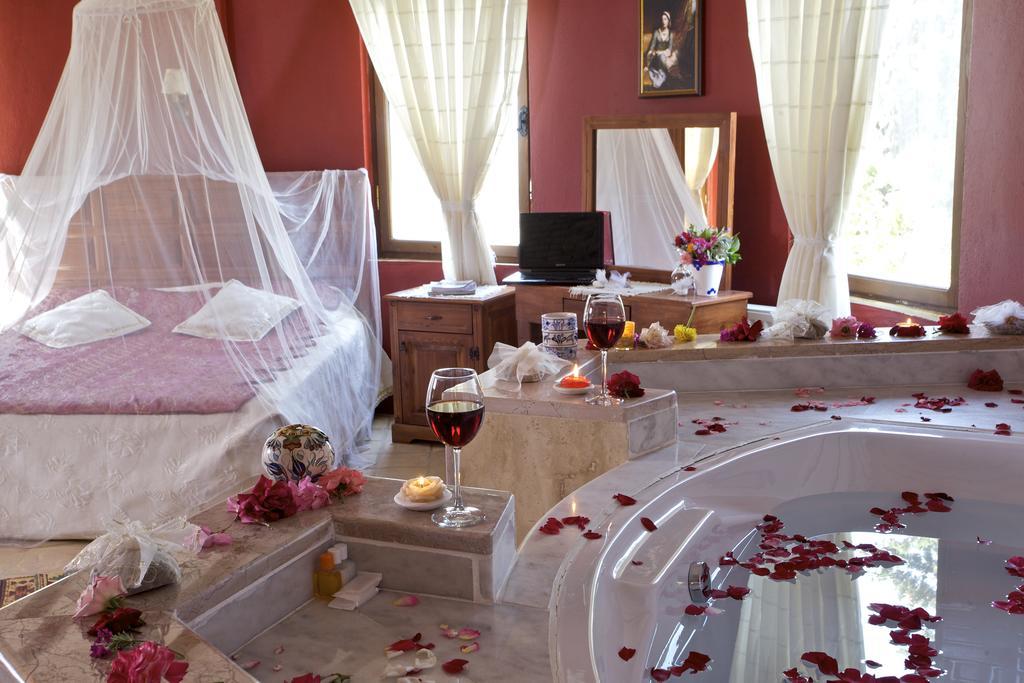Efes Butik Otel Киразлы Экстерьер фото