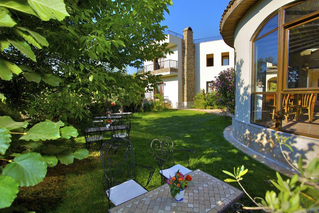 Efes Butik Otel Киразлы Экстерьер фото