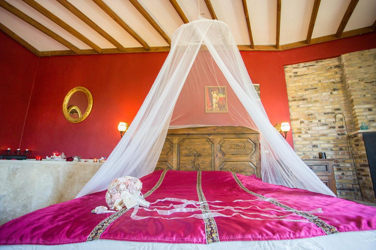 Efes Butik Otel Киразлы Экстерьер фото
